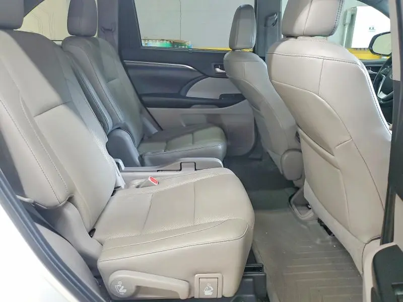 2019 TOYOTA HIGHLANDER LIMITED PLATINUM  