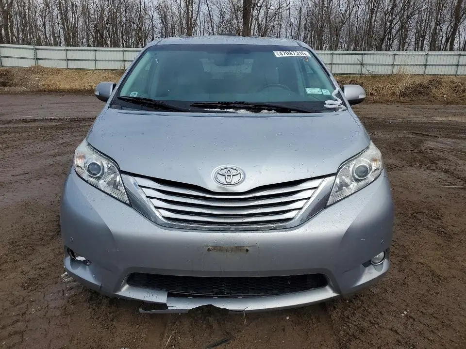 2014 TOYOTA SIENNA LIMITED 7-PASSENGER  