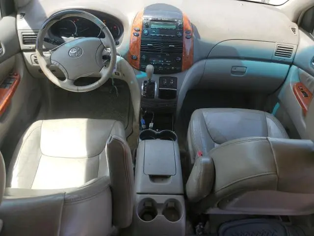 2010 TOYOTA SIENNA XLE  