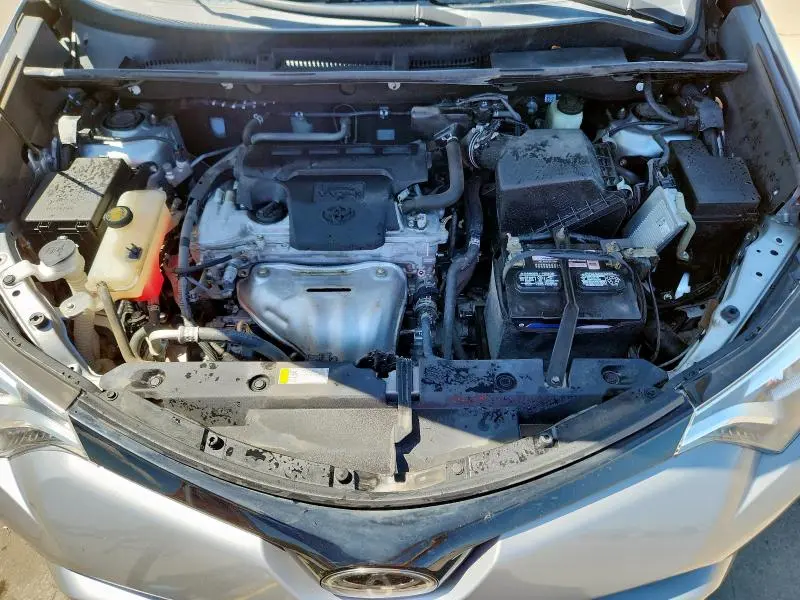 2018 TOYOTA RAV4 SE  