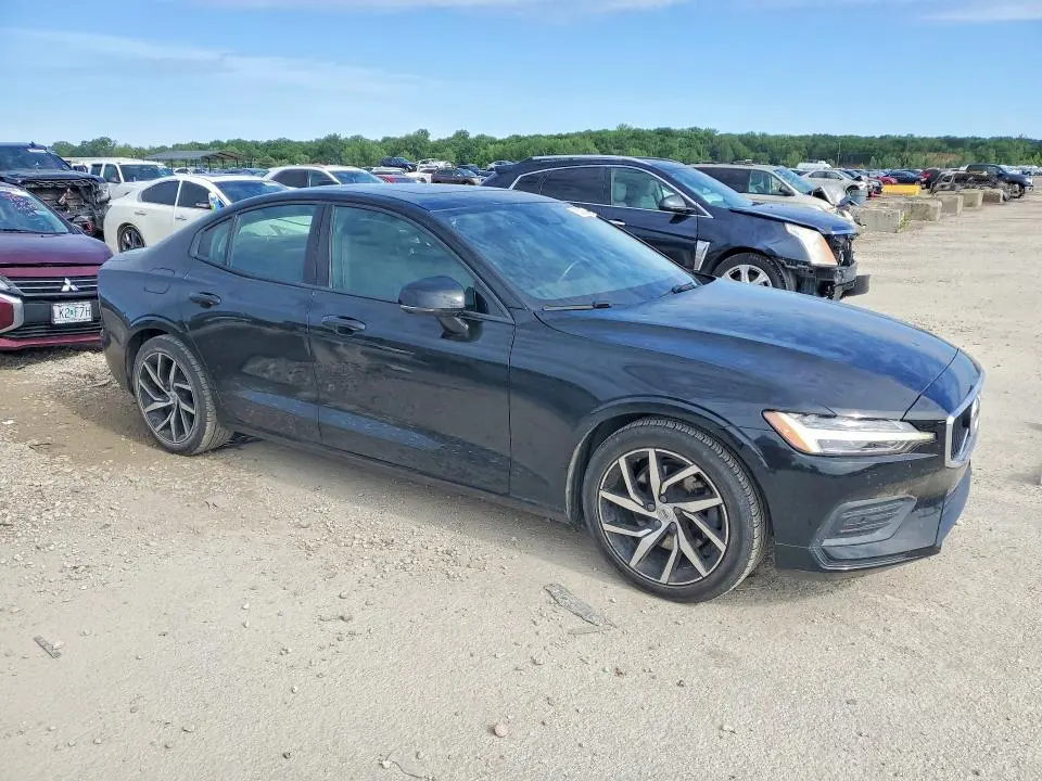 2020 VOLVO S60 T5 MOMENTUM  