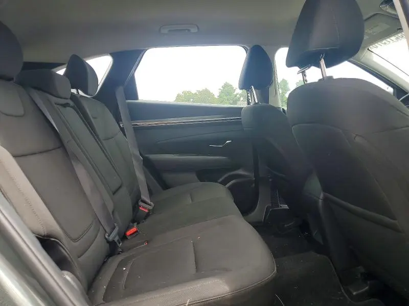 2022 HYUNDAI TUCSON SE  