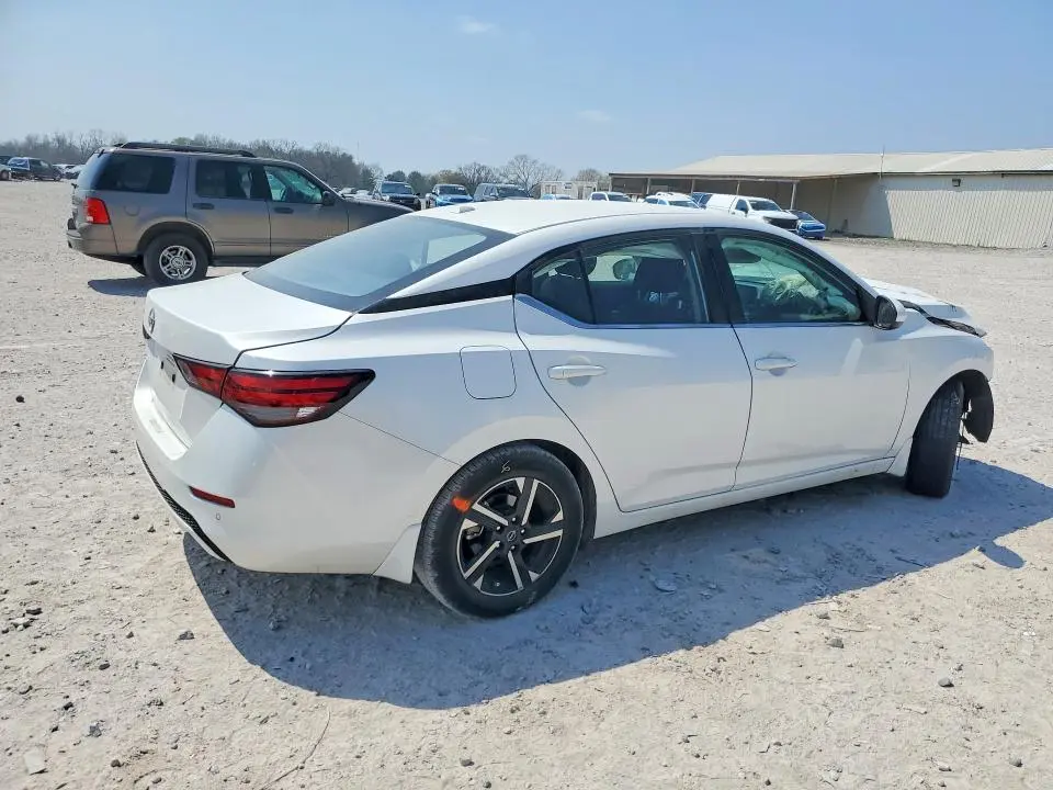 2025 NISSAN SENTRA SV  