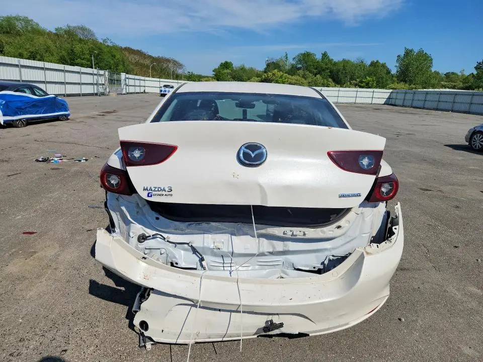 2023 MAZDA 3 PREFERRED  