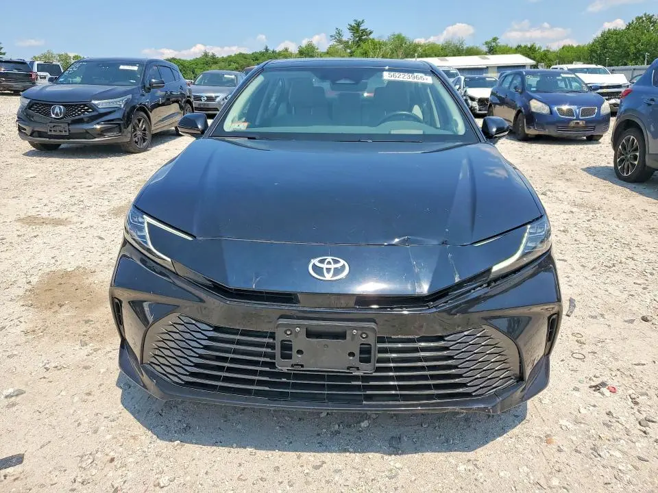 2025 TOYOTA CAMRY XLE  