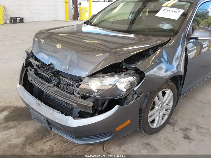 2013 VOLKSWAGEN JETTA SPORTWAGEN 2.0L TDI