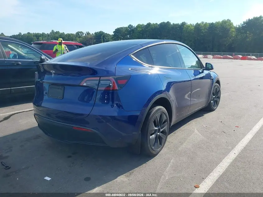 2024 TESLA MODEL Y  