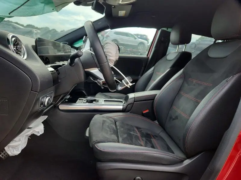 2025 MERCEDES-BENZ GLA 250  