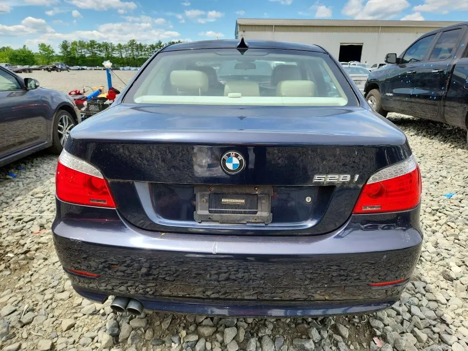 2010 BMW 528 XI  