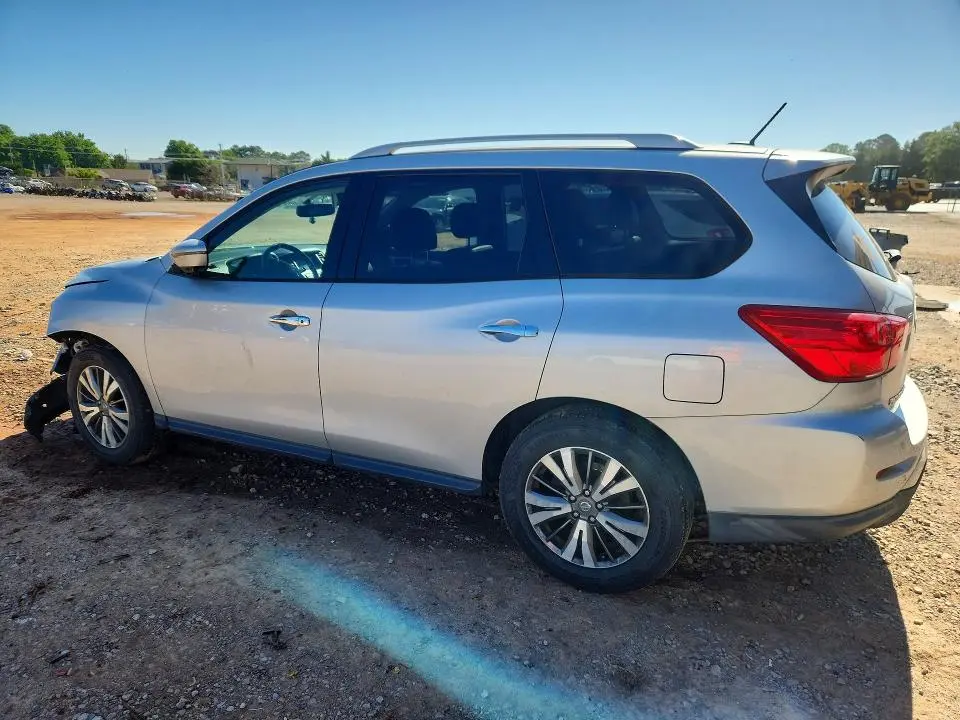 2017 NISSAN PATHFINDER SL  