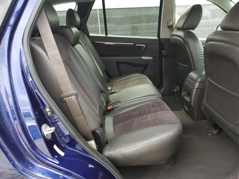 2010 HYUNDAI SANTA FE SE  