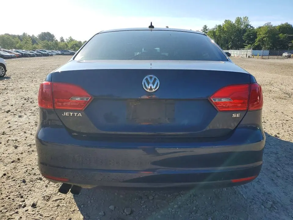 2014 VOLKSWAGEN JETTA SE  