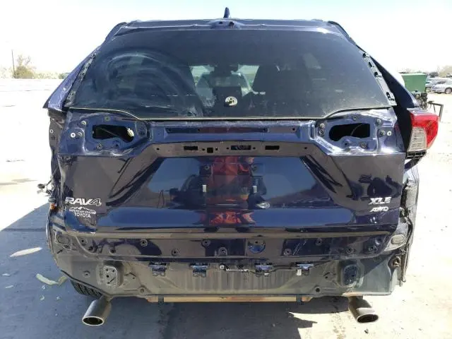 2021 TOYOTA RAV4 XLE  