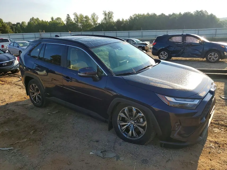 2023 TOYOTA RAV4 XLE PREMIUM  
