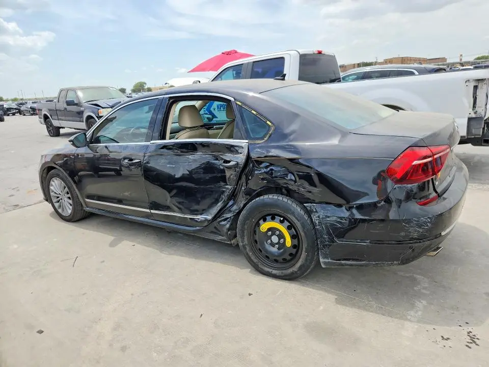 2017 VOLKSWAGEN PASSAT SE  