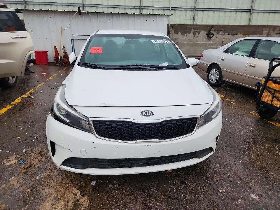 2017 KIA FORTE LX  