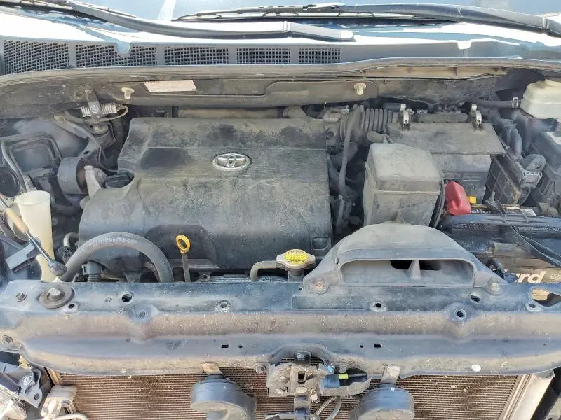 2011 TOYOTA SIENNA XLE 8-PASSENGER  