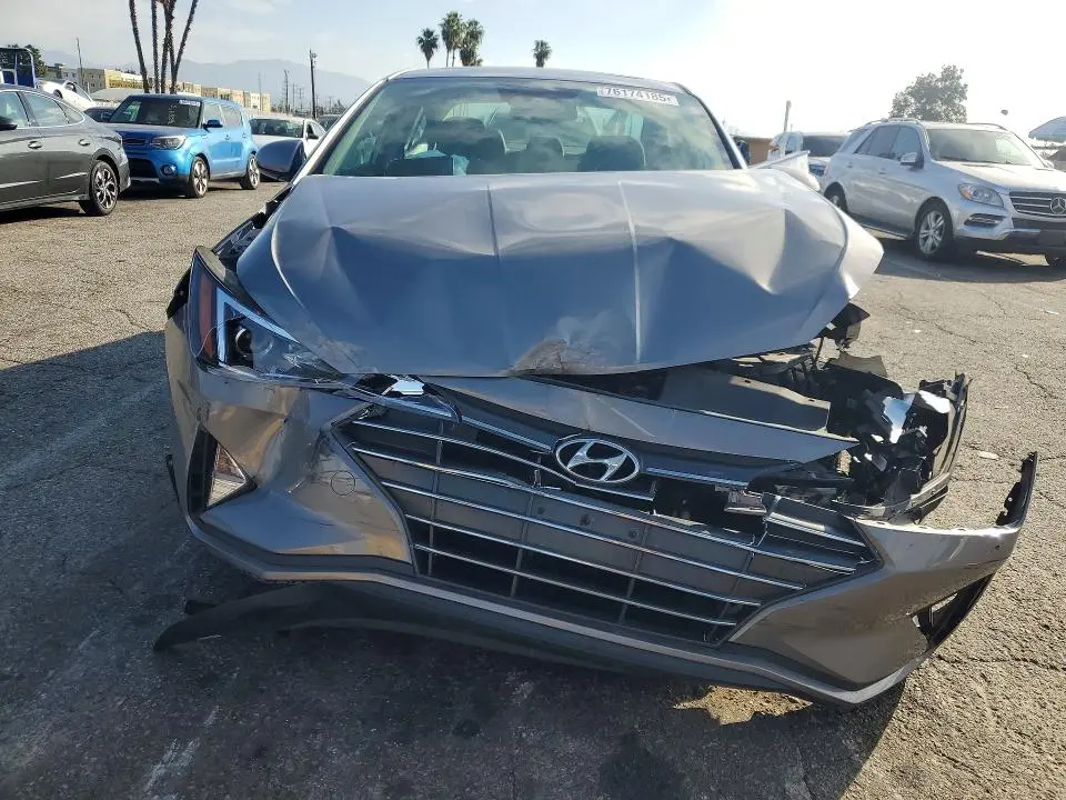 2020 HYUNDAI ELANTRA SEL  