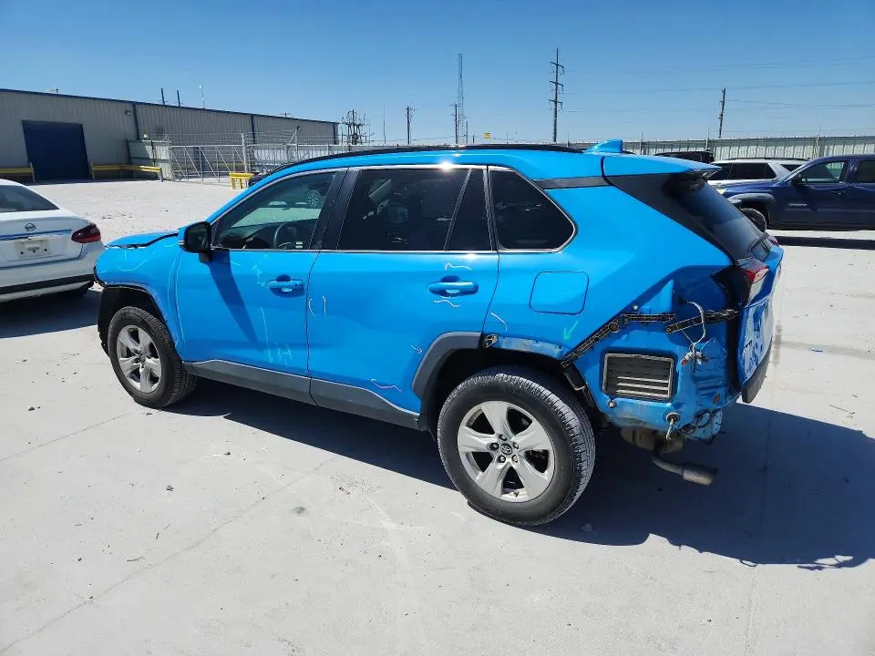 2019 TOYOTA RAV4 XLE  