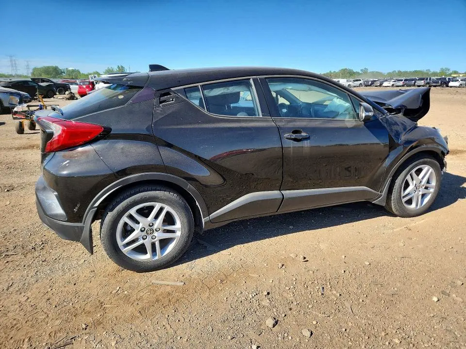 2021 TOYOTA C-HR LE  