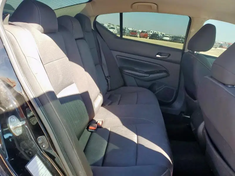 2021 NISSAN ALTIMA SV  