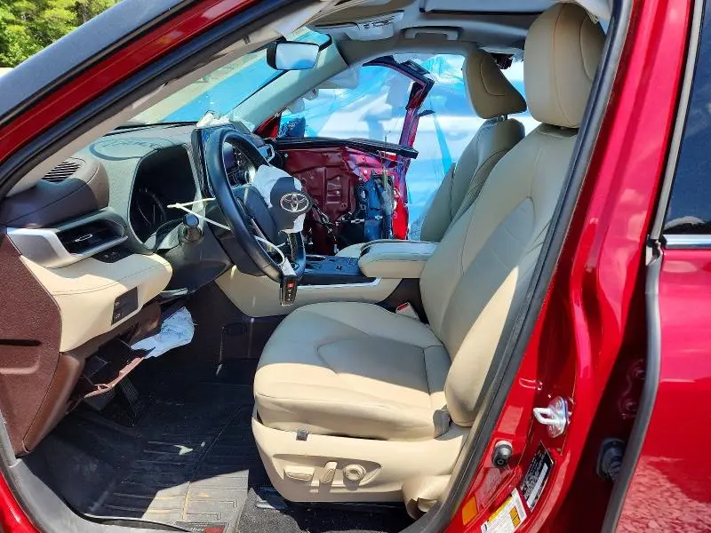 2020 TOYOTA HIGHLANDER XLE  