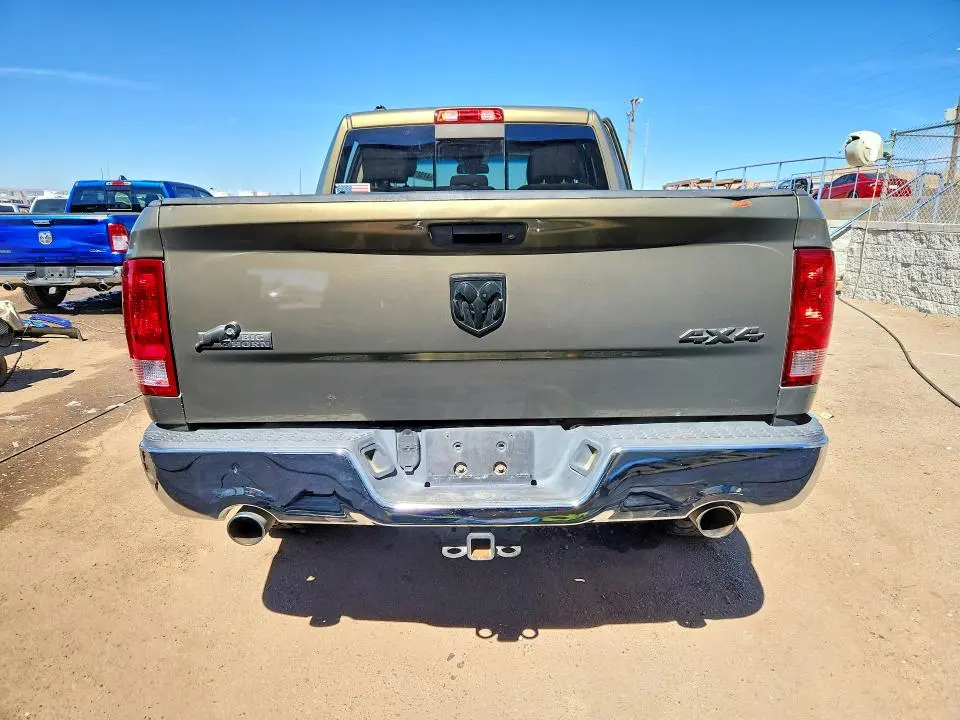 2013 RAM 1500 SLT  