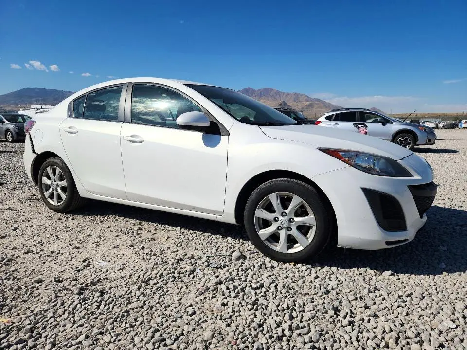 2011 MAZDA 3 I  