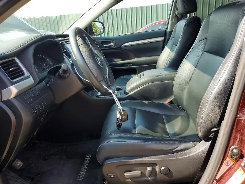 2016 TOYOTA HIGHLANDER XLE  