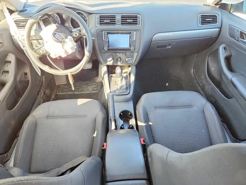 2016 VOLKSWAGEN JETTA SE  