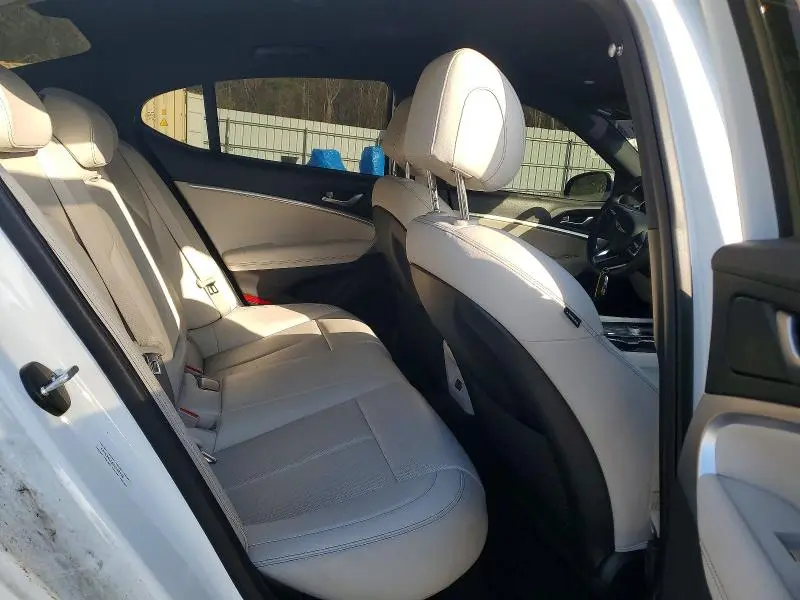 2024 GENESIS G70 2.5T STANDARD  