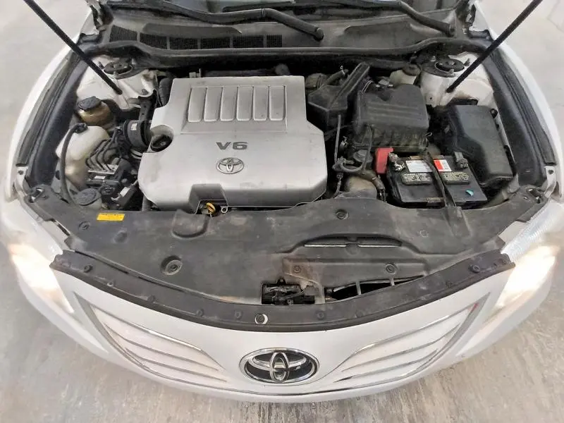 2011 TOYOTA CAMRY XLE V6  
