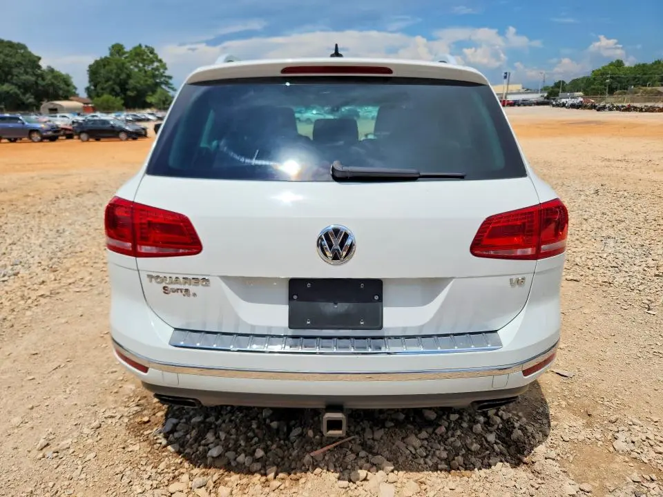 2015 VOLKSWAGEN TOUAREG V6  
