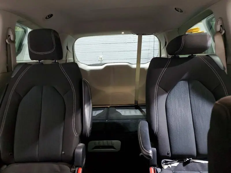 2021 CHRYSLER VOYAGER LX  