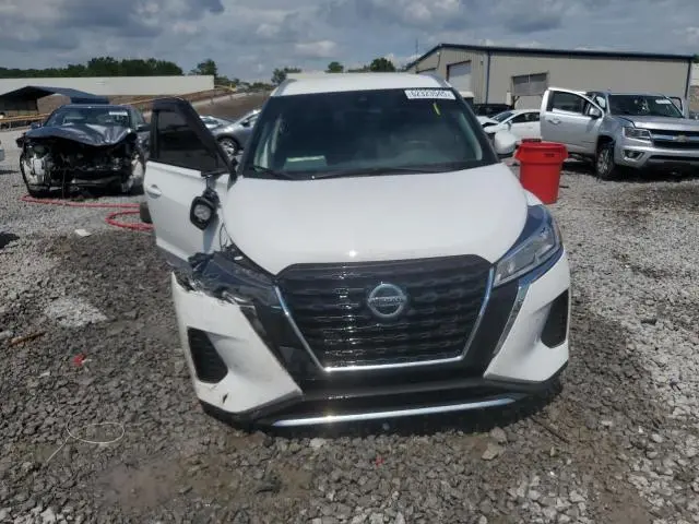 2021 NISSAN KICKS SV  