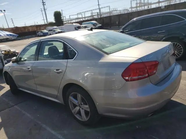 2012 VOLKSWAGEN PASSAT SE