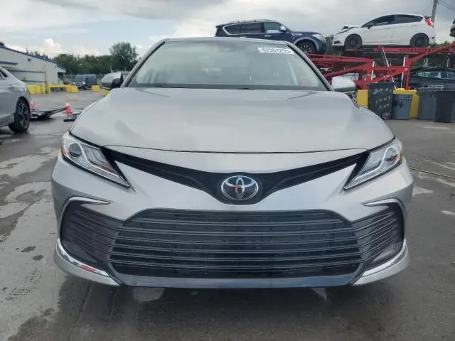 2021 TOYOTA CAMRY XLE  