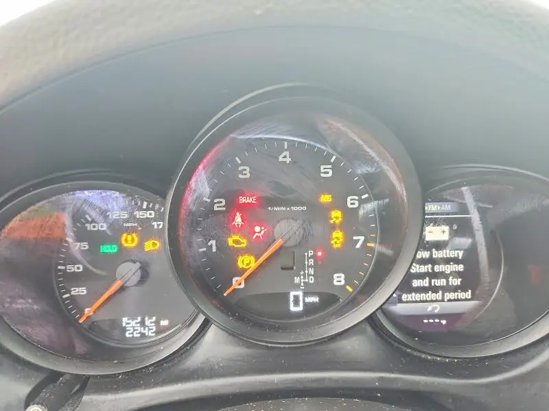 2018 PORSCHE MACAN   