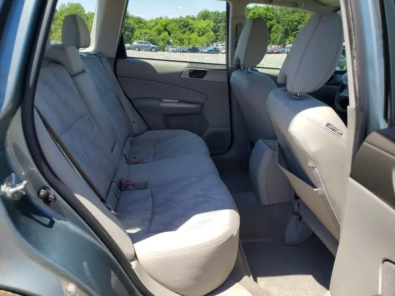2010 SUBARU FORESTER XS  