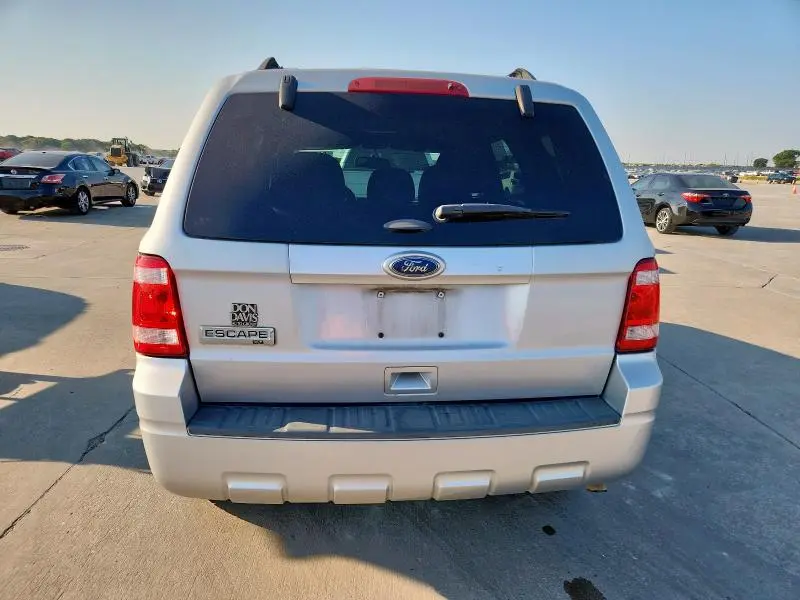 2011 FORD ESCAPE XLT  