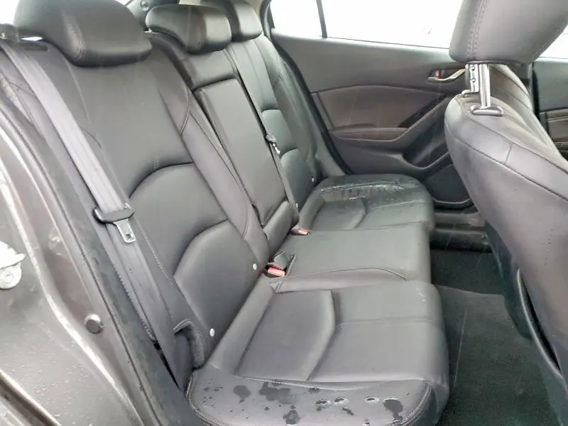 2018 MAZDA 3 TOURING  