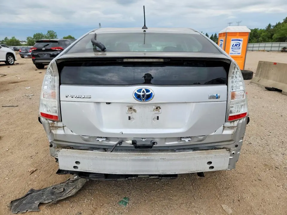 2010 TOYOTA PRIUS V  