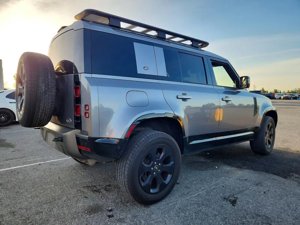 2021 LAND ROVER DEFENDER 110 X-DYNAMIC SE  