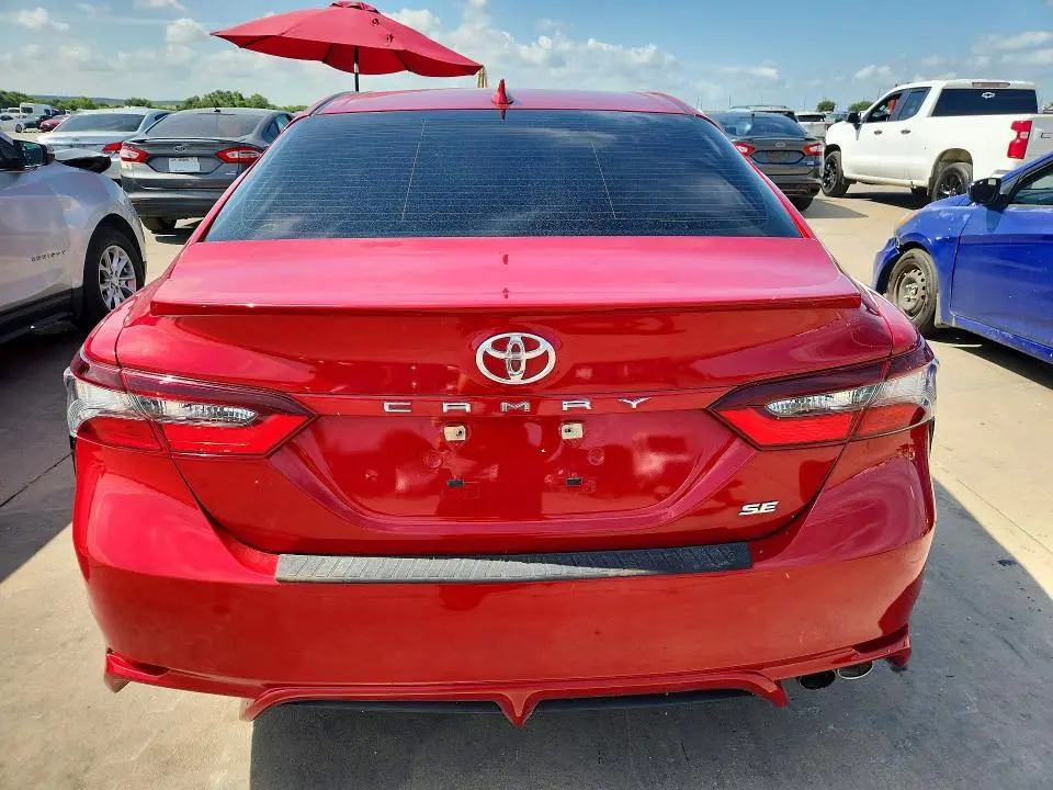2021 TOYOTA CAMRY SE  