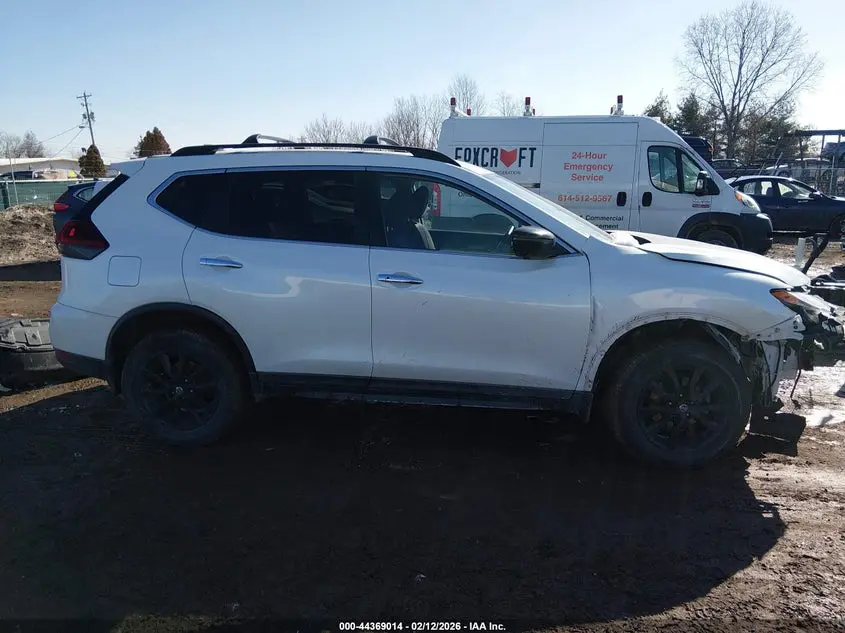 2018 NISSAN ROGUE SV
