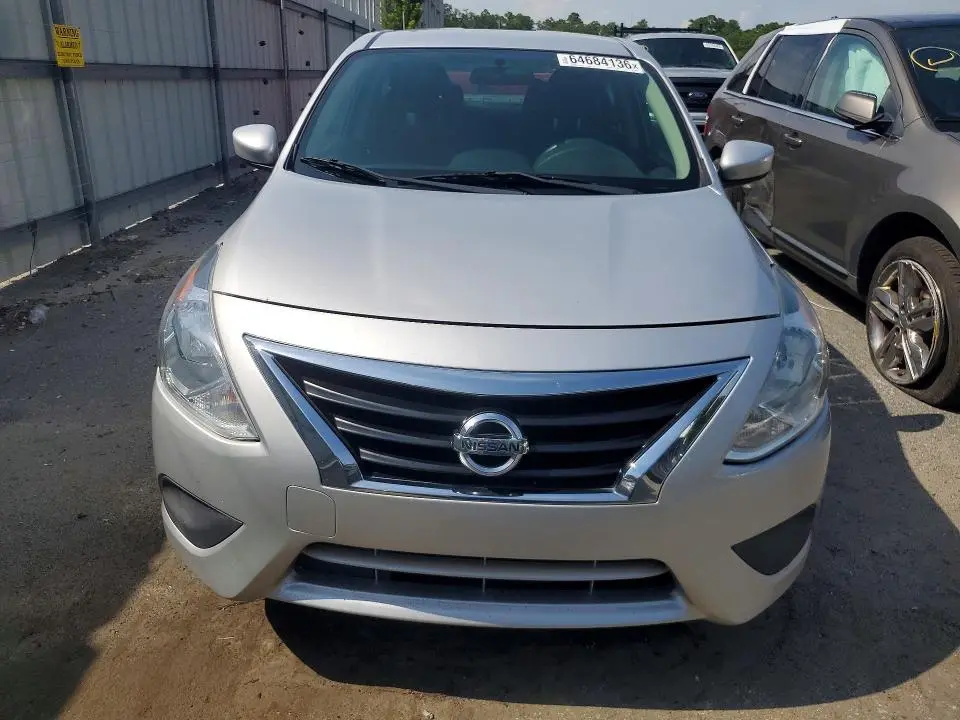 2019 NISSAN VERSA SV  