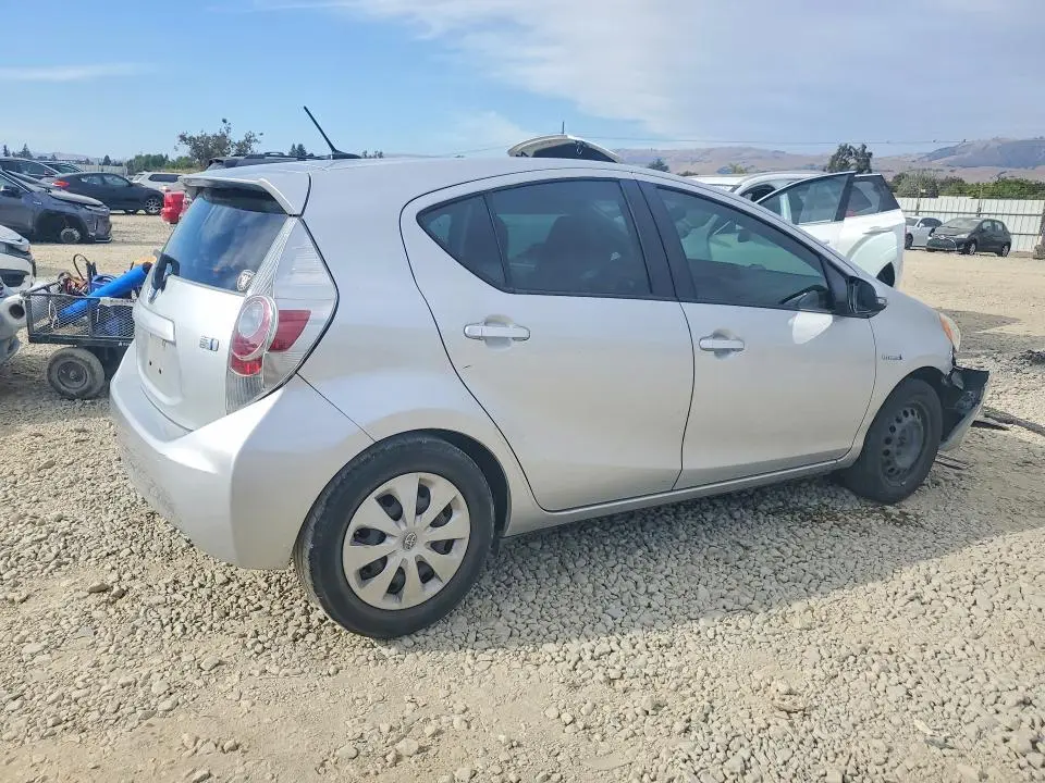 2014 TOYOTA PRIUS C THREE  