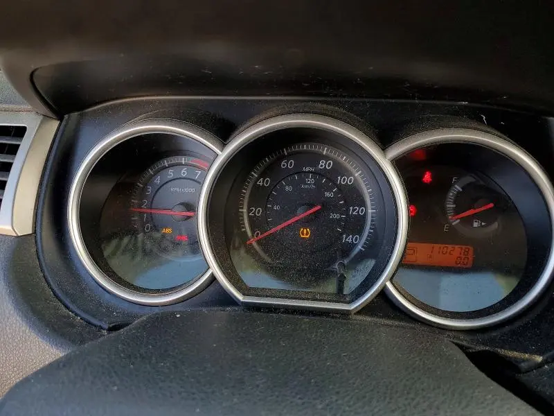 2011 NISSAN VERSA 1.8 S  