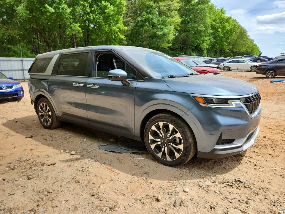 2024 KIA CARNIVAL EX  