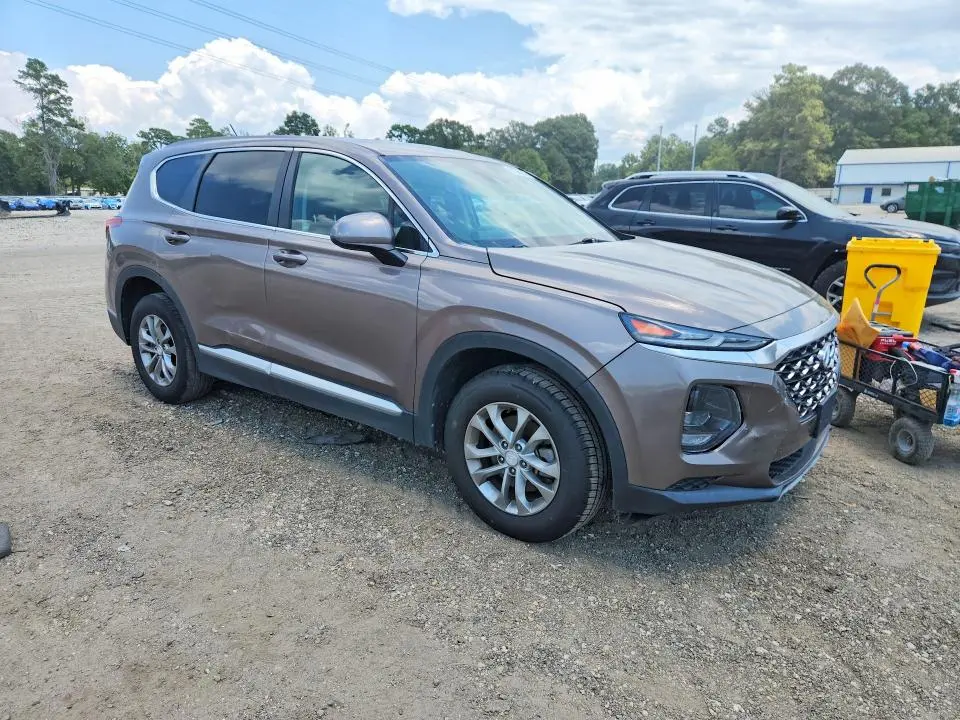 2020 HYUNDAI SANTA FE SE  